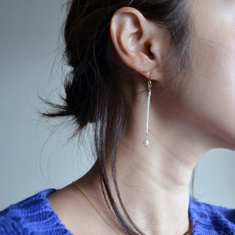 Earrings, freshwater pearls and 14KGF, delicate and mature earrings like threads, TheadPr01 - 耳环/耳夹 - 其他金属 白色