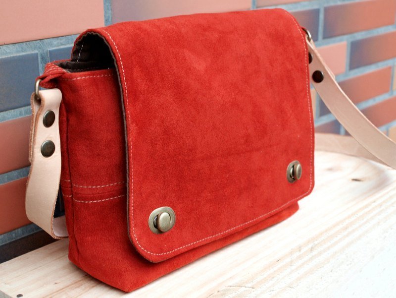 闯荡江湖小书包- 麂皮布牛皮(请先留言询问) - 侧背包/斜挎包 - 其他材质 红色