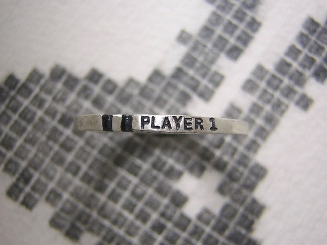 PLAYER 1 ( mille-feuille ) ( engraved stamped message sterling silver jewelry ring 电视游戏 电子游戏 兔子 刻印 雕刻 銀 戒指 指环 ) - 戒指 - 其他金属 