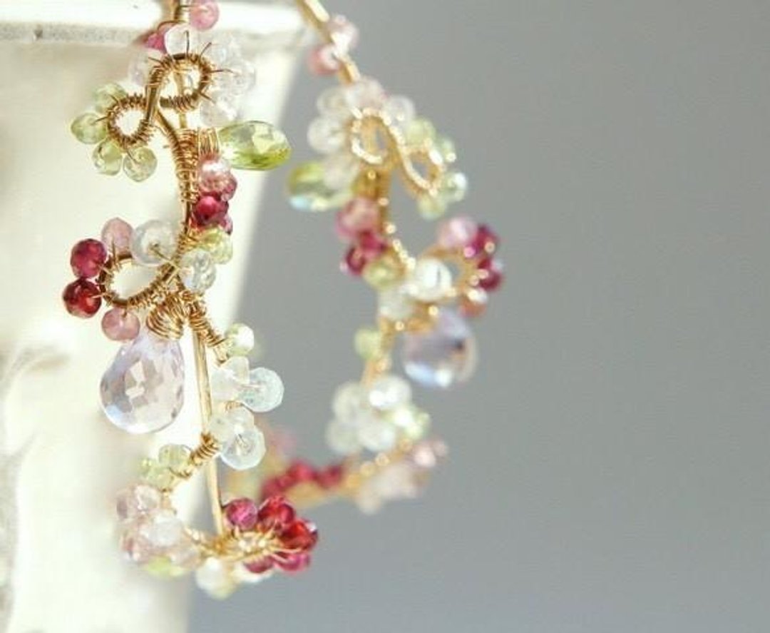 Art Nouveau flowers and vines of hoop earrings 14kgf - 耳环/耳夹 - 宝石 紫色