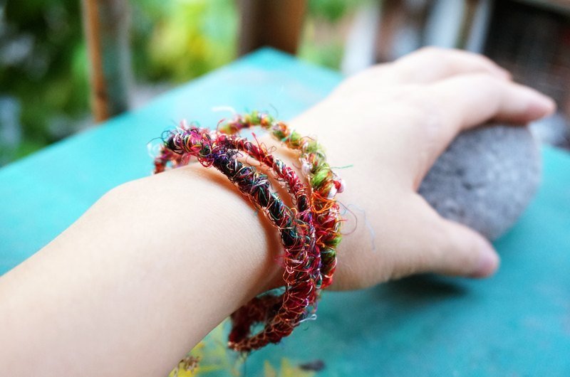 ｛彩色纱丽残线金边手炼｝ - 手链/手环 - 其他金属 多色