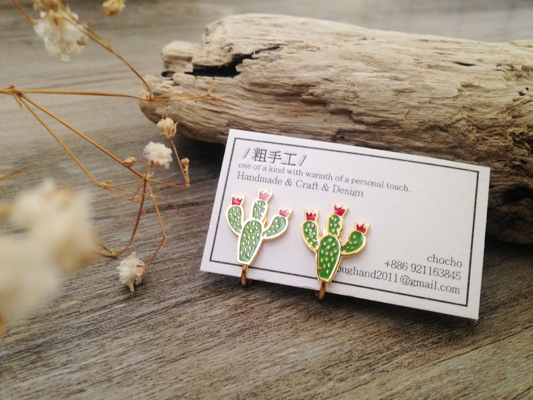 Little Choom x Little OH! 仙人掌花耳环（夹式/一对） - 耳环/耳夹 - 珐琅 绿色
