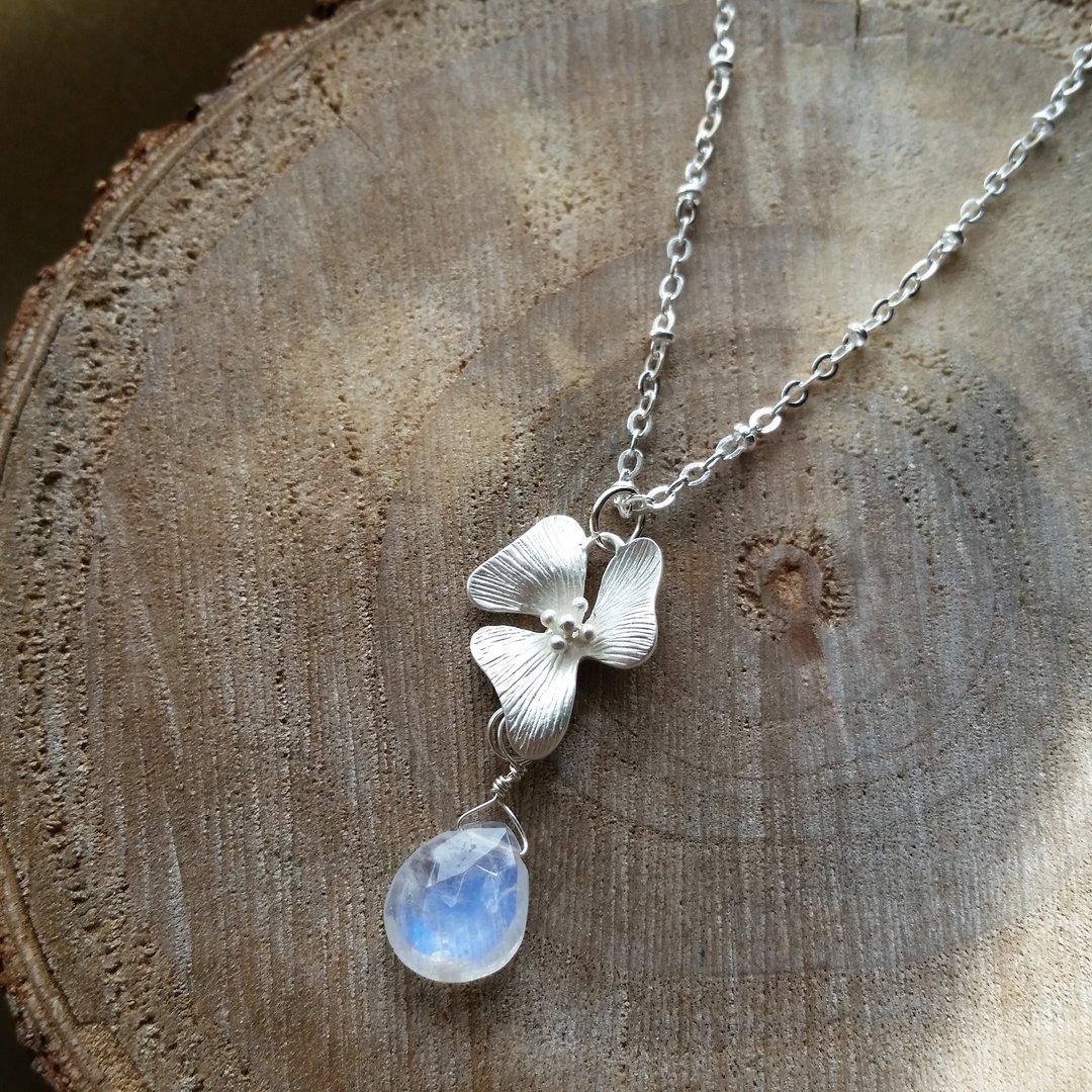 stone no-09 -13MM Moonstone 925 silver necklace 很罕有的大尺寸高质素强蓝光月光石/月亮石项链 h款 (一物一图 09) - 项链 - 宝石 蓝色