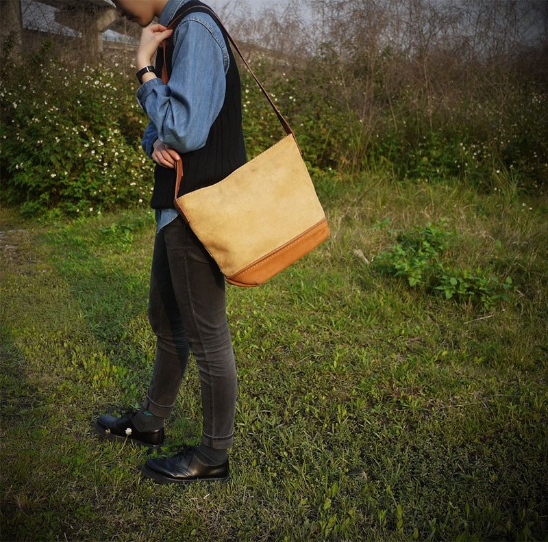 ShiKa夕卡//米色皮制肩背包{A1-167} - 侧背包/斜挎包 - 其他材质 