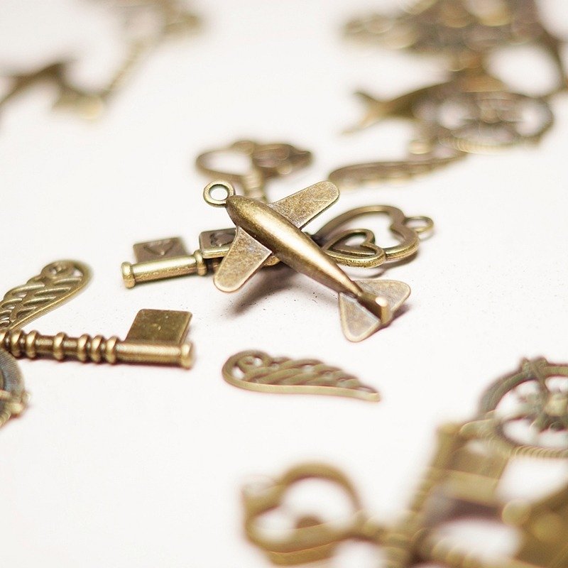 (加购) 古铜吊饰 星座吊牌 英文串珠 购买区 可自由搭配 多种选择 - 手链/手环 - 其他金属 咖啡色