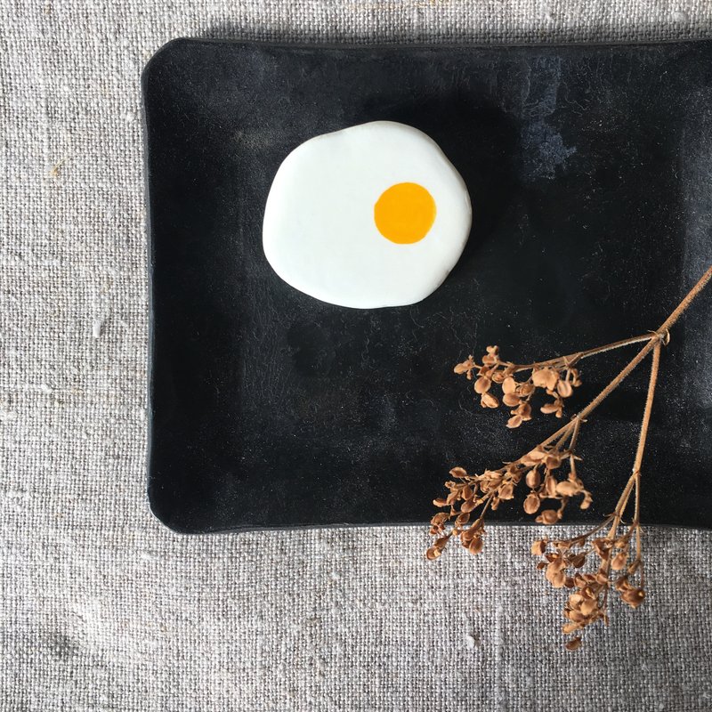 Fried egg brooch - 胸针 - 粘土 白色