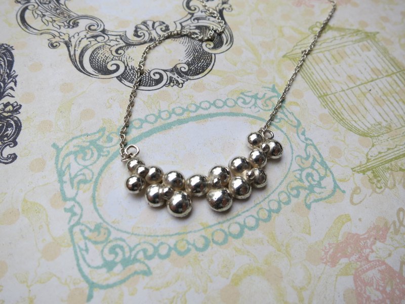 O' NIU 小花微笑项炼 - 项链 - 其他金属 灰色