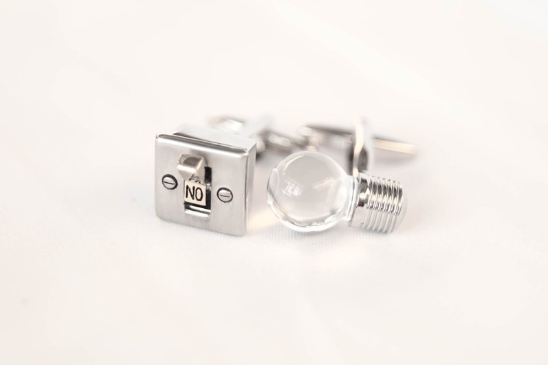 灯泡 开关 (可动) 袖扣 Bulb and Switch Cufflink (Switch Movable) - 袖扣 - 其他金属 