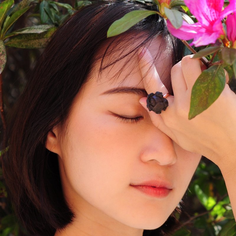 水泥玫瑰花指环/戒指(深灰色) | Chloris 系列 - 戒指 - 水泥 黑色