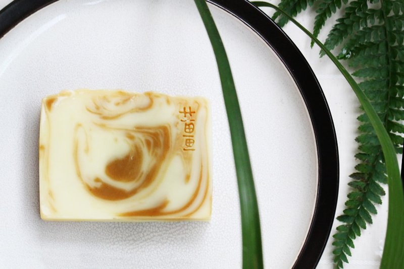 姜黄洁肤手工皂 - 脸部清洁/卸妆用品 - 植物．花 卡其色