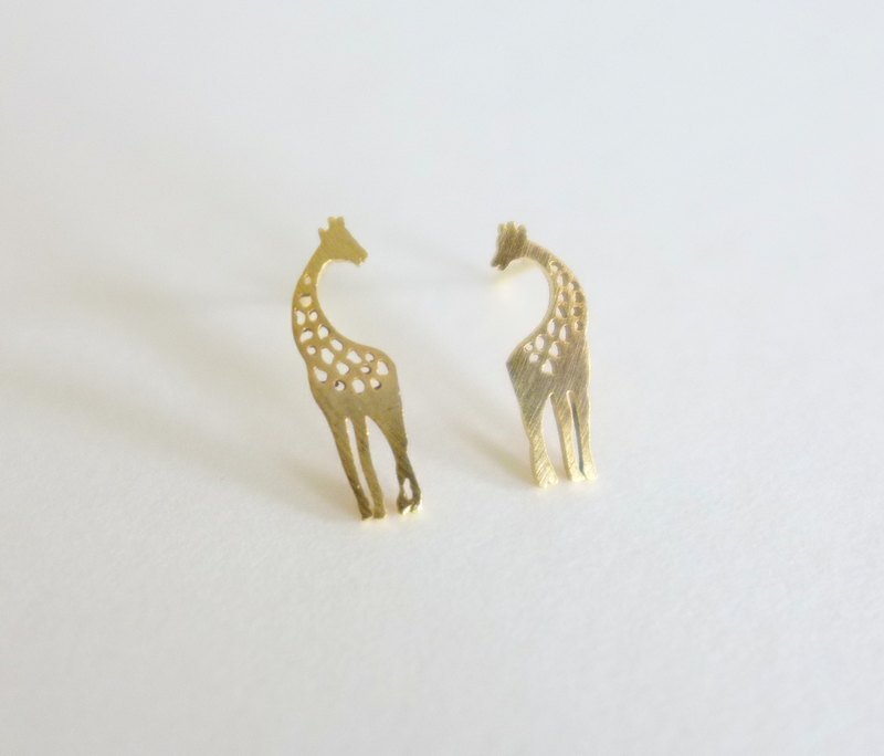 【N.U. Studio】迷你动物园 长颈鹿小姐 耳环 925纯银耳针-金色款 - 耳环/耳夹 - 其他金属 