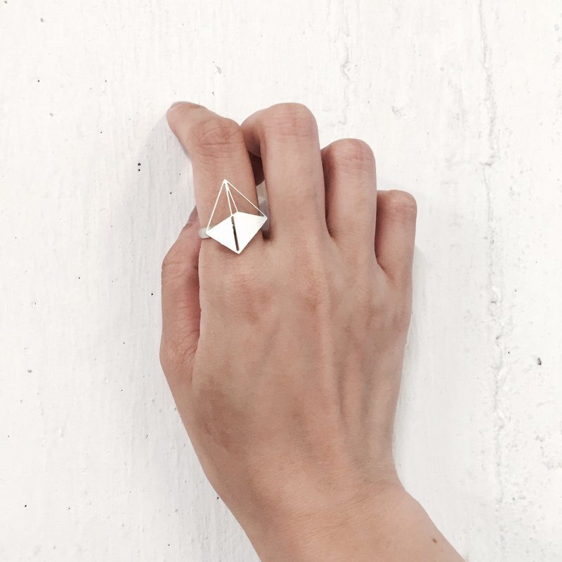 锥形戒指 ∎ Conical Ring ∎ Illusion collection ∎ - 戒指 - 其他金属 白色