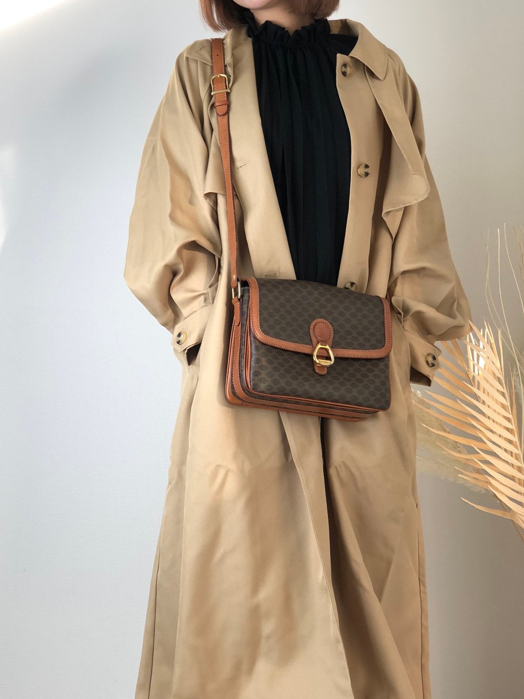 【 日本直送 名牌中古包 】CELINE  સેલિન 马衔扣 肩背包 棕色 PVC 皮革 vintage 古董 z6msw5 - 侧背包/斜挎包 - 真皮 咖啡色