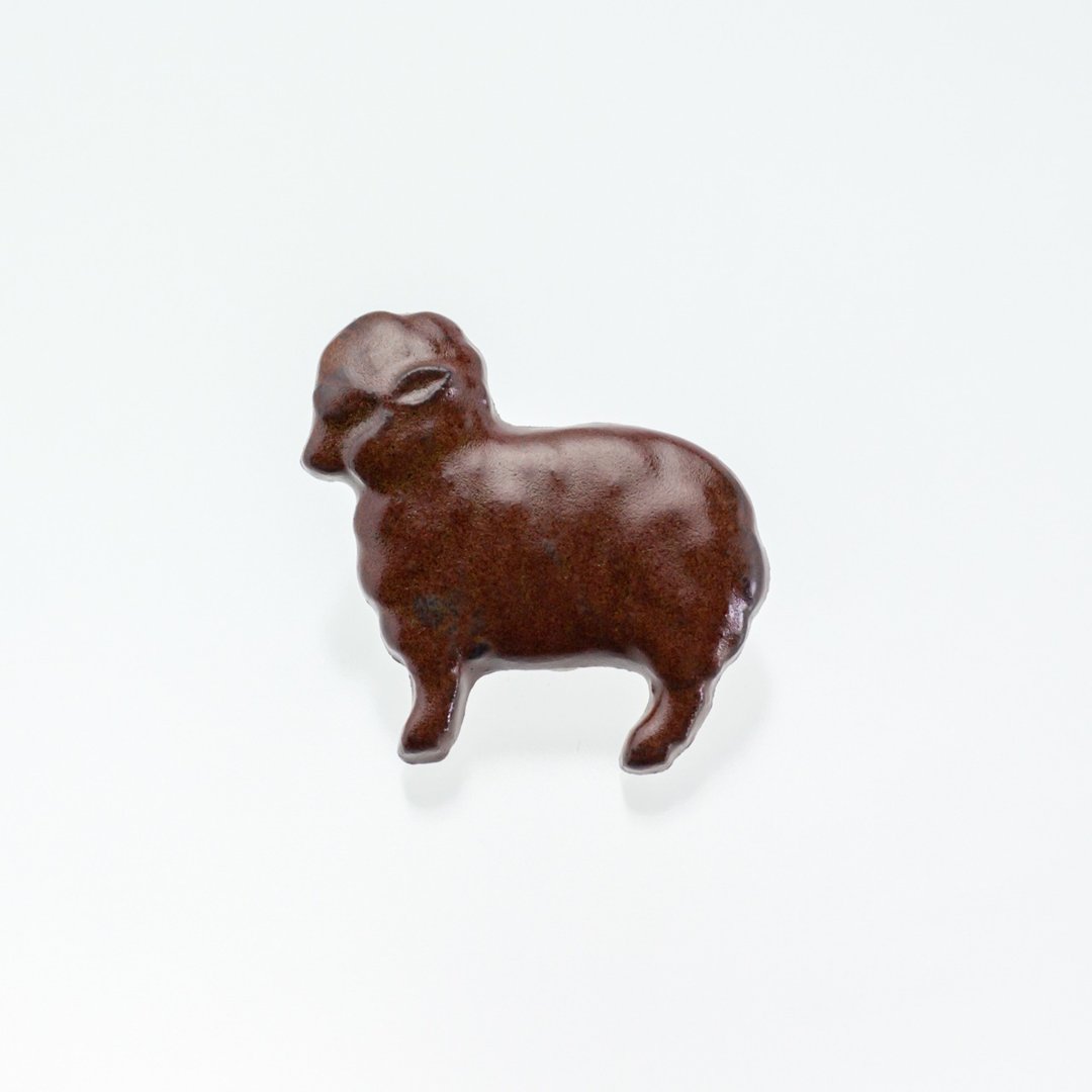 ceramics brooch sheep dark brown - 胸针 - 陶 咖啡色