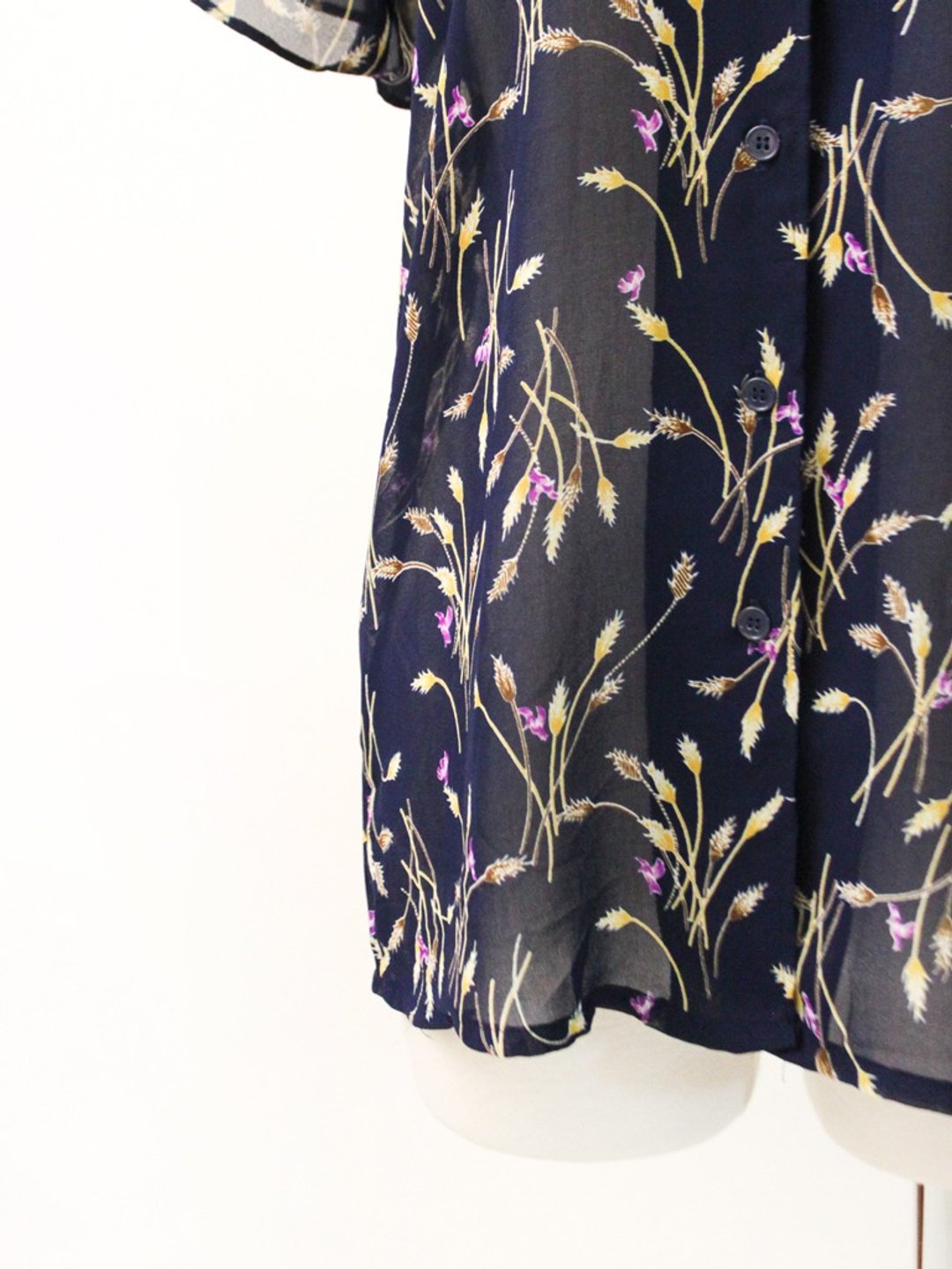 复古日本制典雅花藤深蓝色v领短袖古着衬衫 Vintage Blouse - 女装衬衫 - 聚酯纤维 蓝色