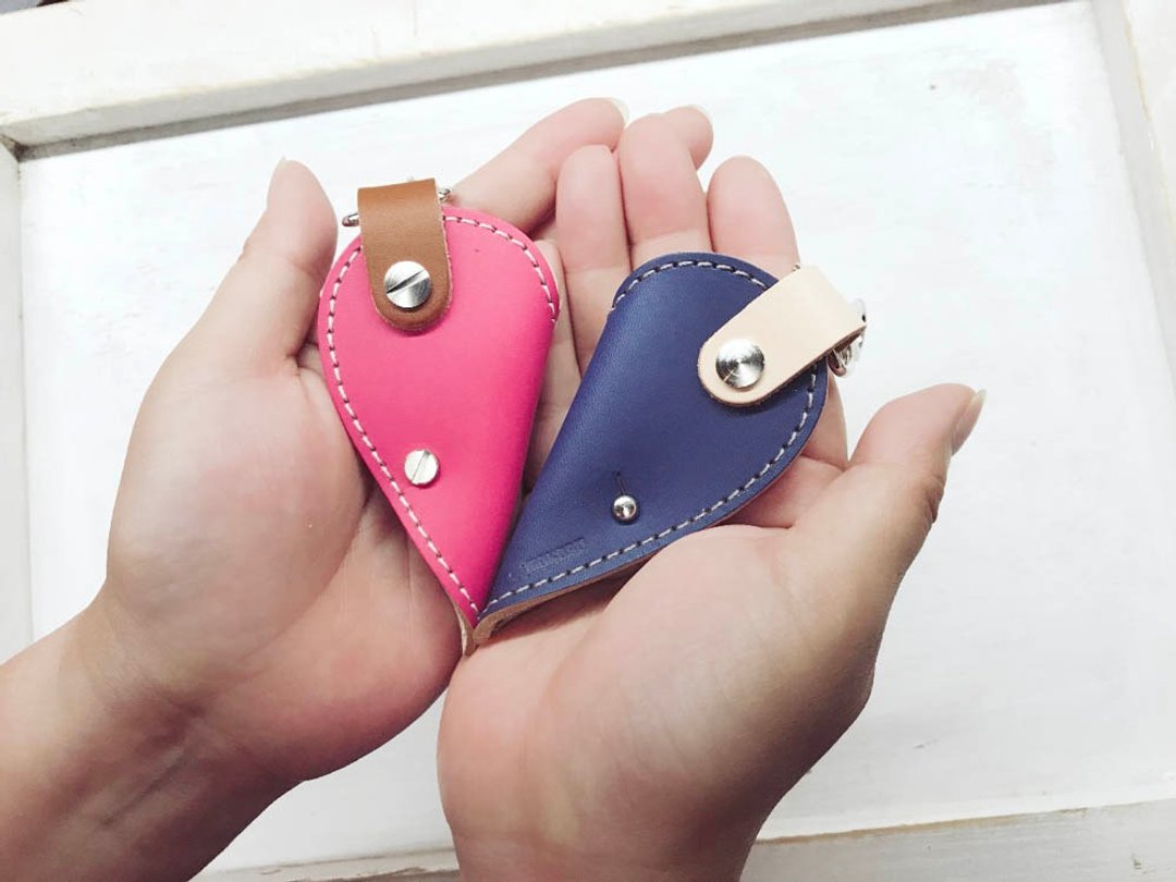 INITY Heart to hold with a loved one as a pair Ainity Hearts Pair Key Case INK-PAIR - 钥匙链/钥匙包 - 真皮 红色