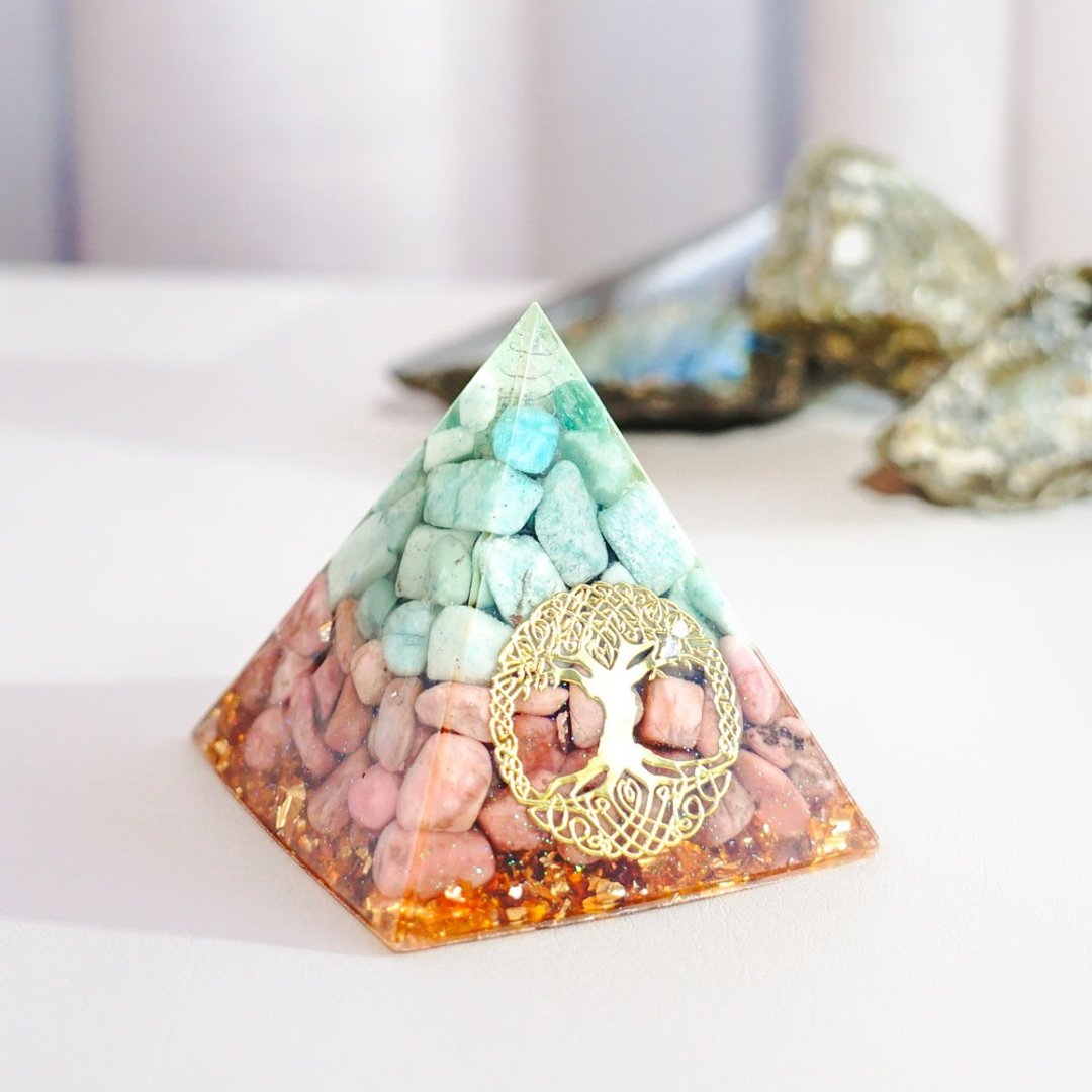 【蔷薇石、天河石】奥根水晶能量金字塔Orgonite 6x6 cm - 摆饰 - 水晶 多色