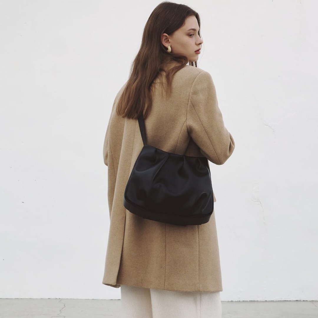 韓國製 MUR Bonnet Bag Vegan Leather 包包 (Black) - 侧背包/斜挎包 - 环保材料 