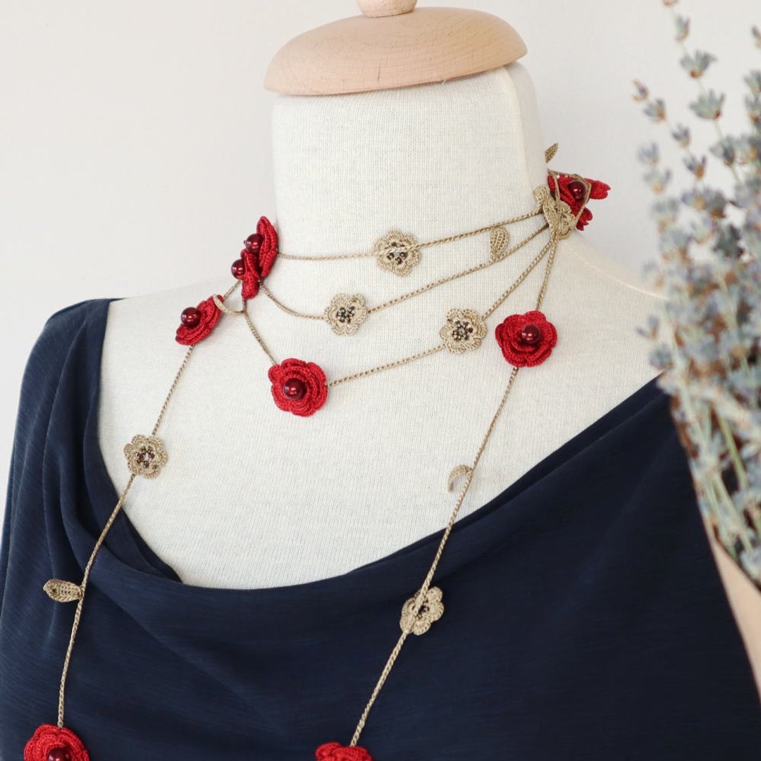 OYA crochet 150cm Lariet -ROSE PEARL - Red & Beige - 项链 - 绣线 红色