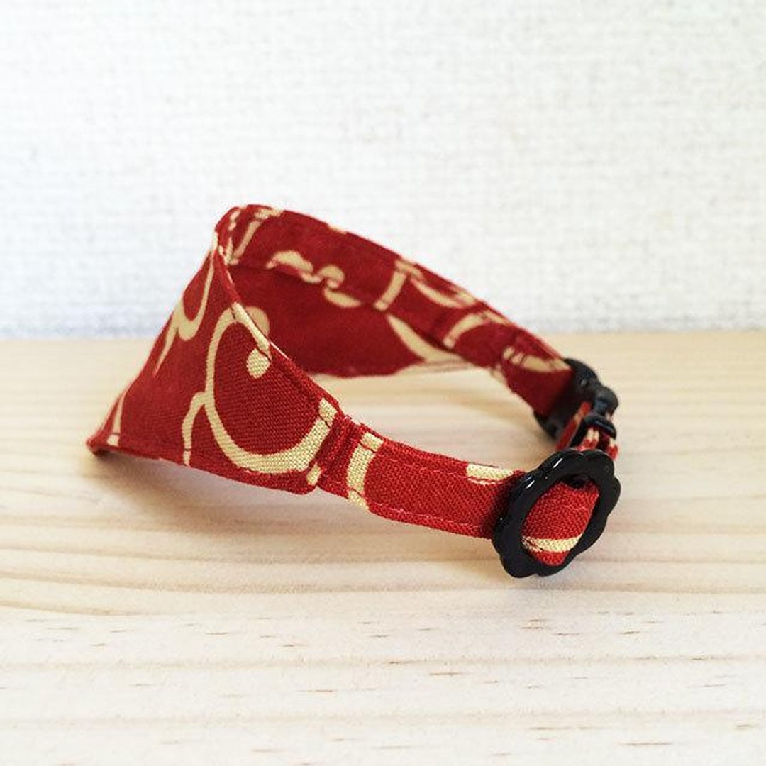 Bandana Style Safety Collar/Thin Grass Pattern Red Kitten to Adult Cat - 衣/帽 - 棉 红色