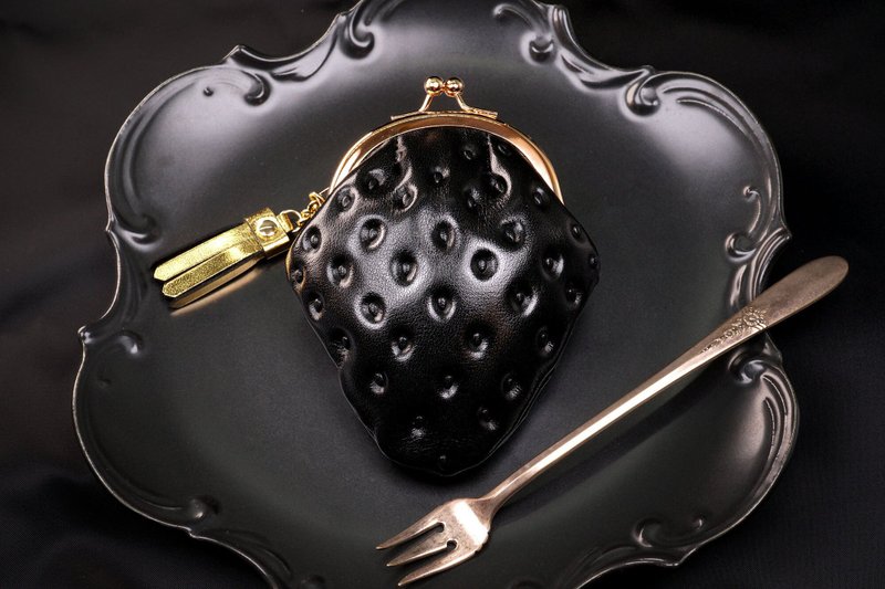 Black strawberry coin purse made of cowhide - 零钱包 - 真皮 黑色