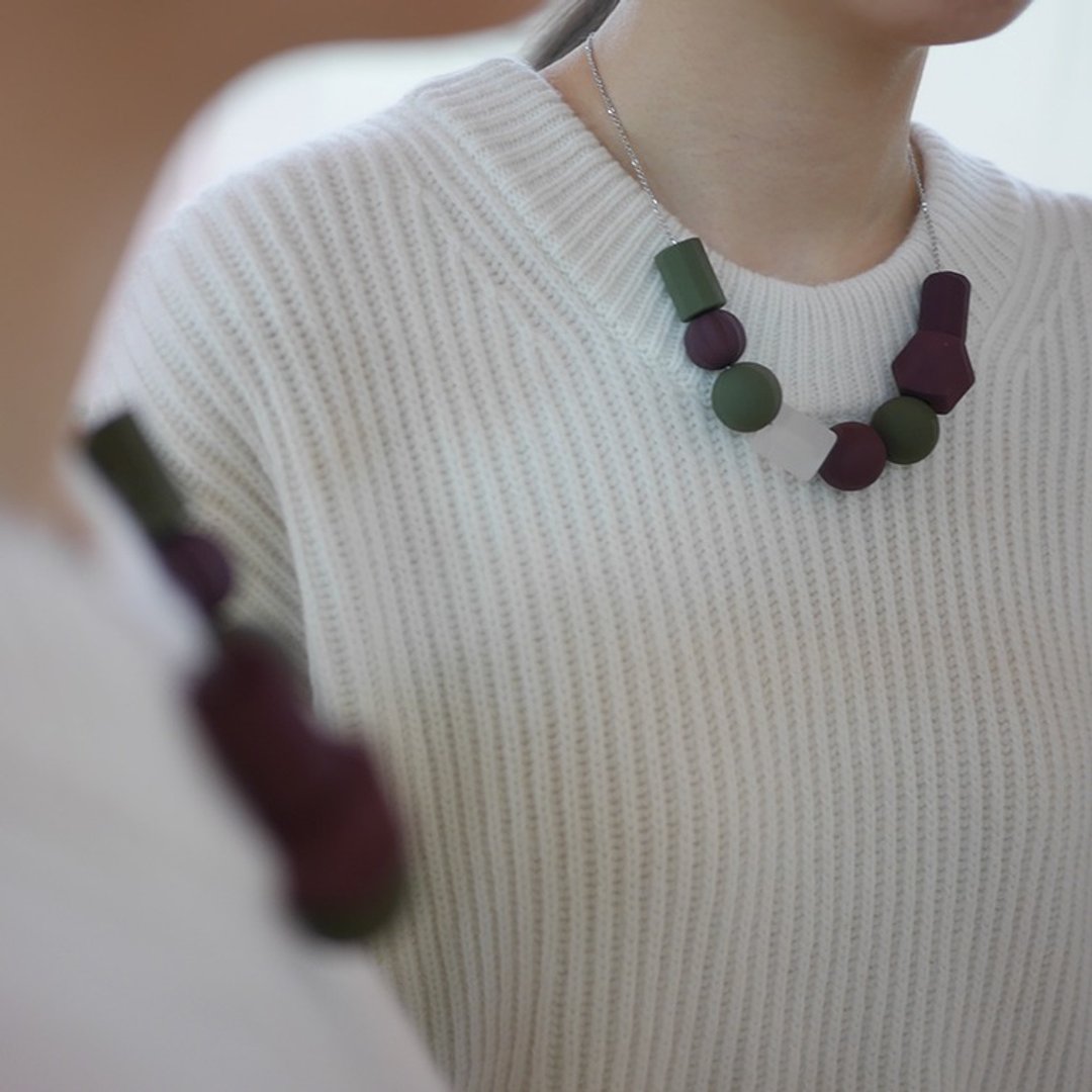 酒红军绿色透明棉花糖几何颈链 MARSHMALLOW NECKLACE - 项链 - 塑料 绿色