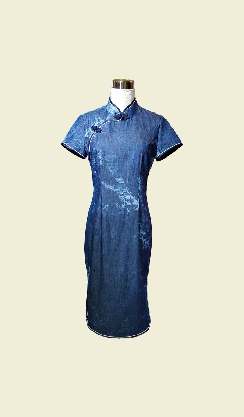 扎染牛仔布旗袍 VINTAGE 悦裳 港式 旗袍 连身裙 - 旗袍 - 棉 蓝色