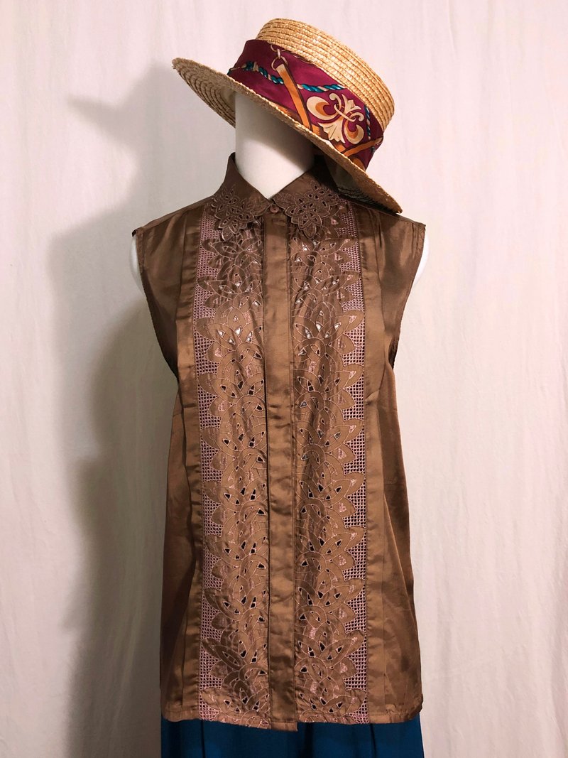 典雅花朵刺绣领结无袖古着衬衫/ VINTAGE - 女装衬衫 - 聚酯纤维 咖啡色