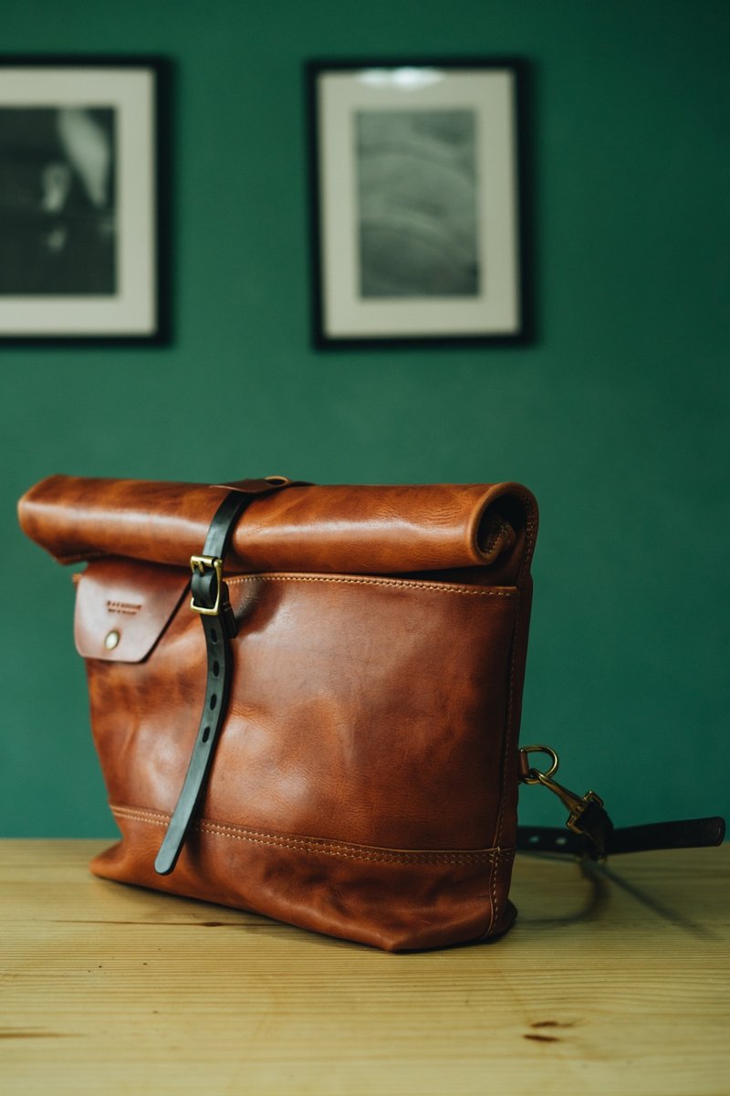Dong messenger bag, Roll top messenger bag (Handmade) - 侧背包/斜挎包 - 真皮 多色