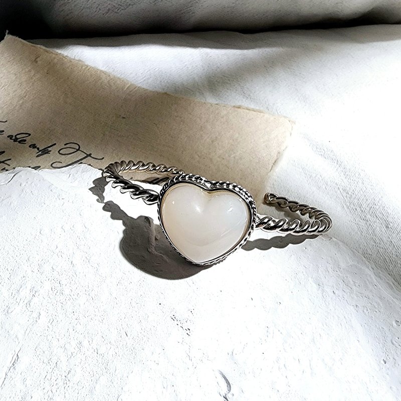 微醺 925 银藕粉和田玉爱心手镯 售完无补 - 手链/手环 - 玉石 白色