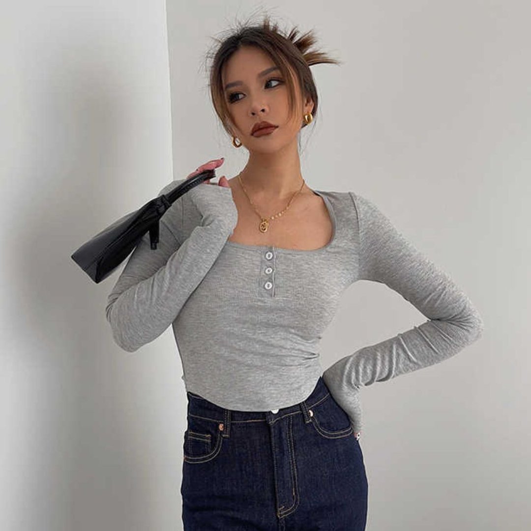 Grey Long Sleeve Light Weighted Top - 女装上衣 - 聚酯纤维 灰色