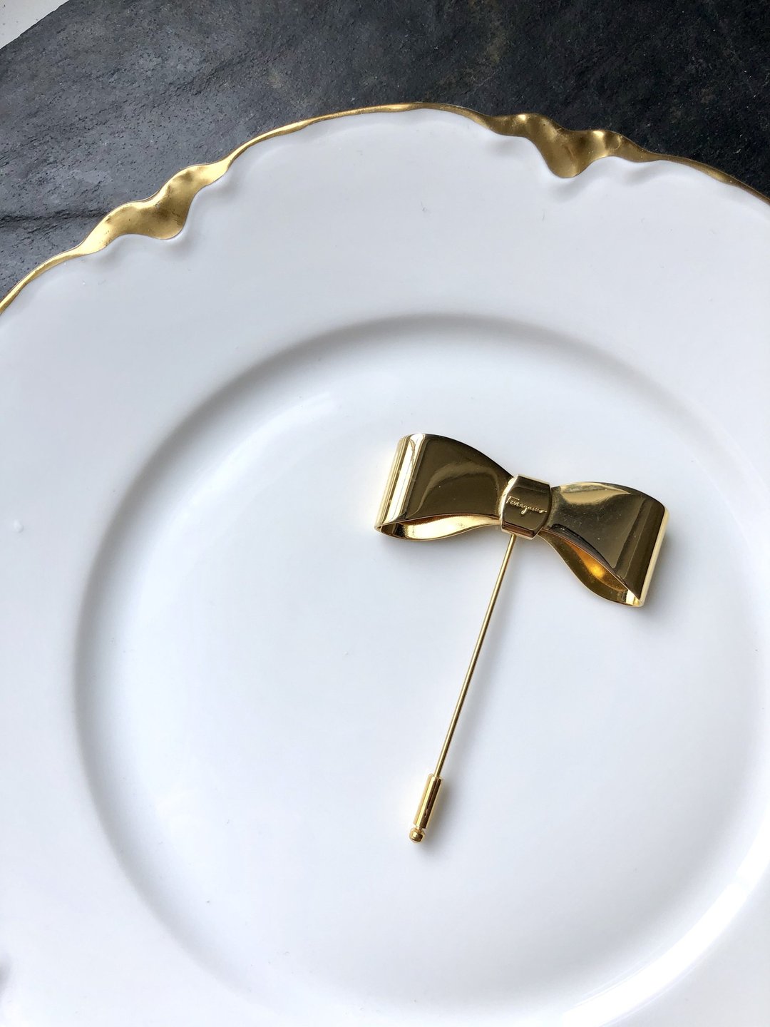 Vintage Salvatore Ferragamo Gold Bow Pin - 胸针 - 贵金属 金色