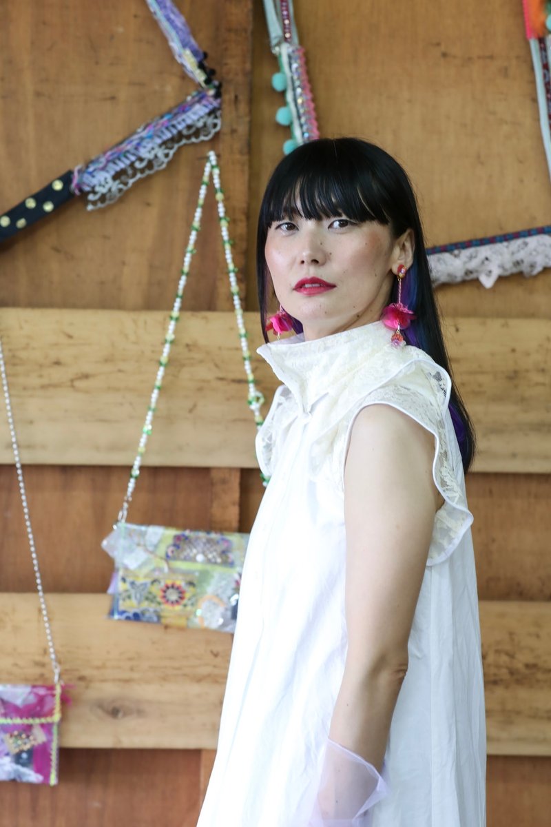 白色蕾丝短版罩衫 双层荷叶边袖 - 女装上衣 - 其他人造纤维 白色