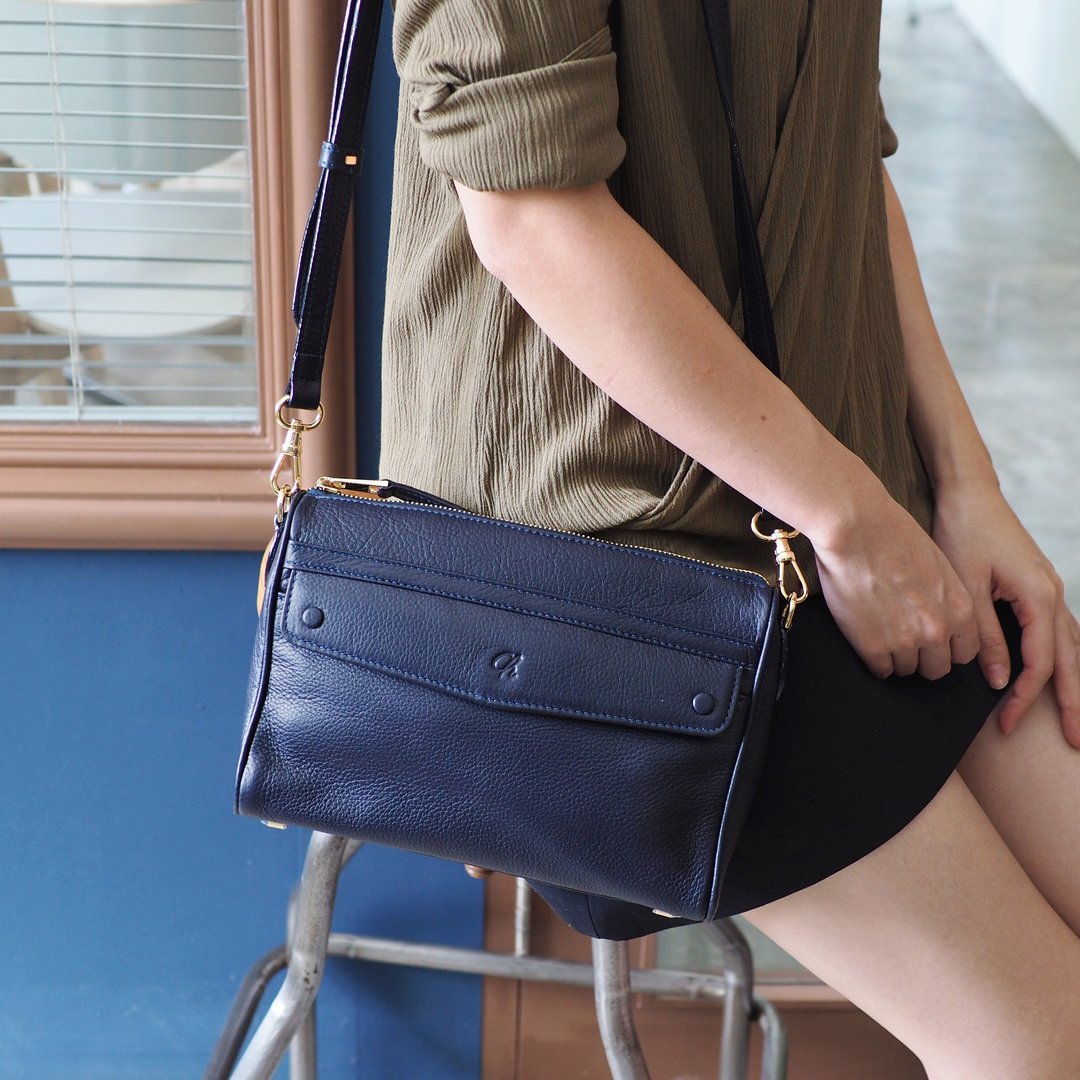 Grace (Navy) : Compact crossbody bag - 侧背包/斜挎包 - 真皮 蓝色