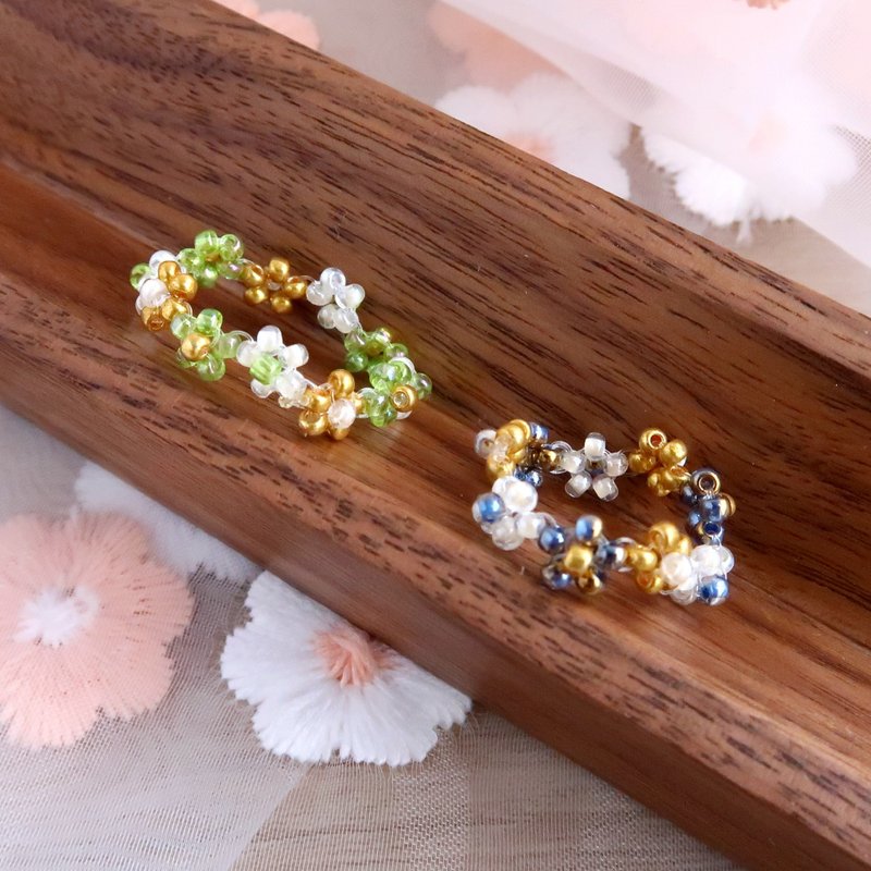 【余白】小嬉花 串珠戒指 - 手作饰品 - 戒指 - 玻璃 多色
