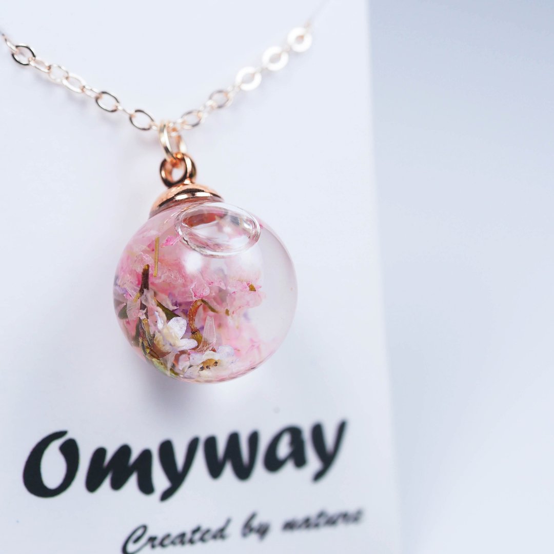 爱家作-OMYWAY手工制作粉红满天星浮游花玻璃球颈链1.4cm - 颈链 - 玻璃 白色