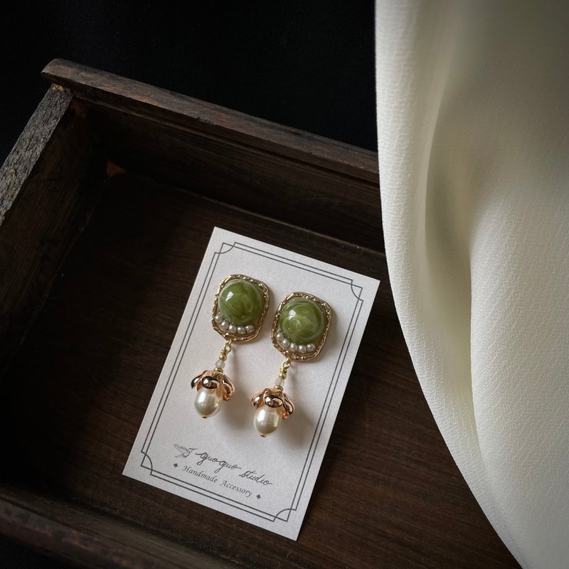 青绿色珍珠果实耳环 耳夹 - 耳环/耳夹 - 树脂 绿色