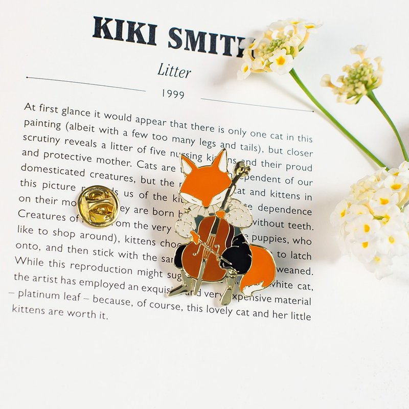 欢乐颂系列 大提琴狐狸胸针徽章 - 徽章/别针 - 铜/黄铜 多色