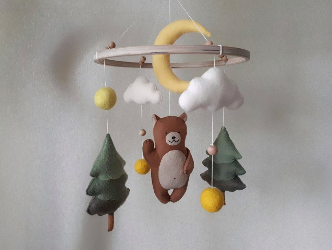 Woodland mobile baby nursery decor, bear crib mobile, neutral boho nursery - 玩具/玩偶 - 环保材料 咖啡色