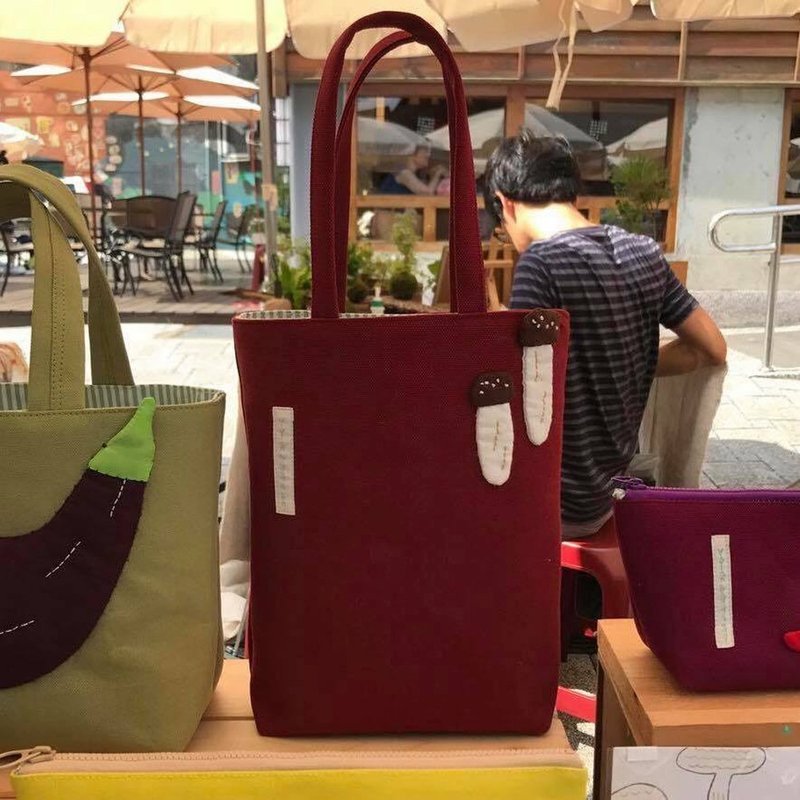 咖啡蘑菇手提袋/酒红底 - 手提包/手提袋 - 棉．麻 咖啡色