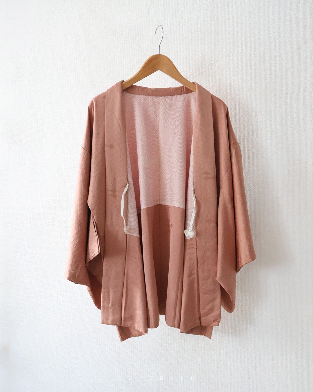 日本制和风印花珊瑚粉橘古着羽织和服外套-瑕疵特 - 女装休闲/机能外套 - 聚酯纤维 粉红色