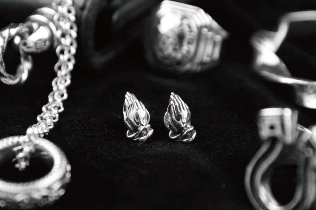 【METALIZE】Pray Hand Earrings 祈祷手耳环(925纯银) - 耳环/耳夹 - 其他金属 