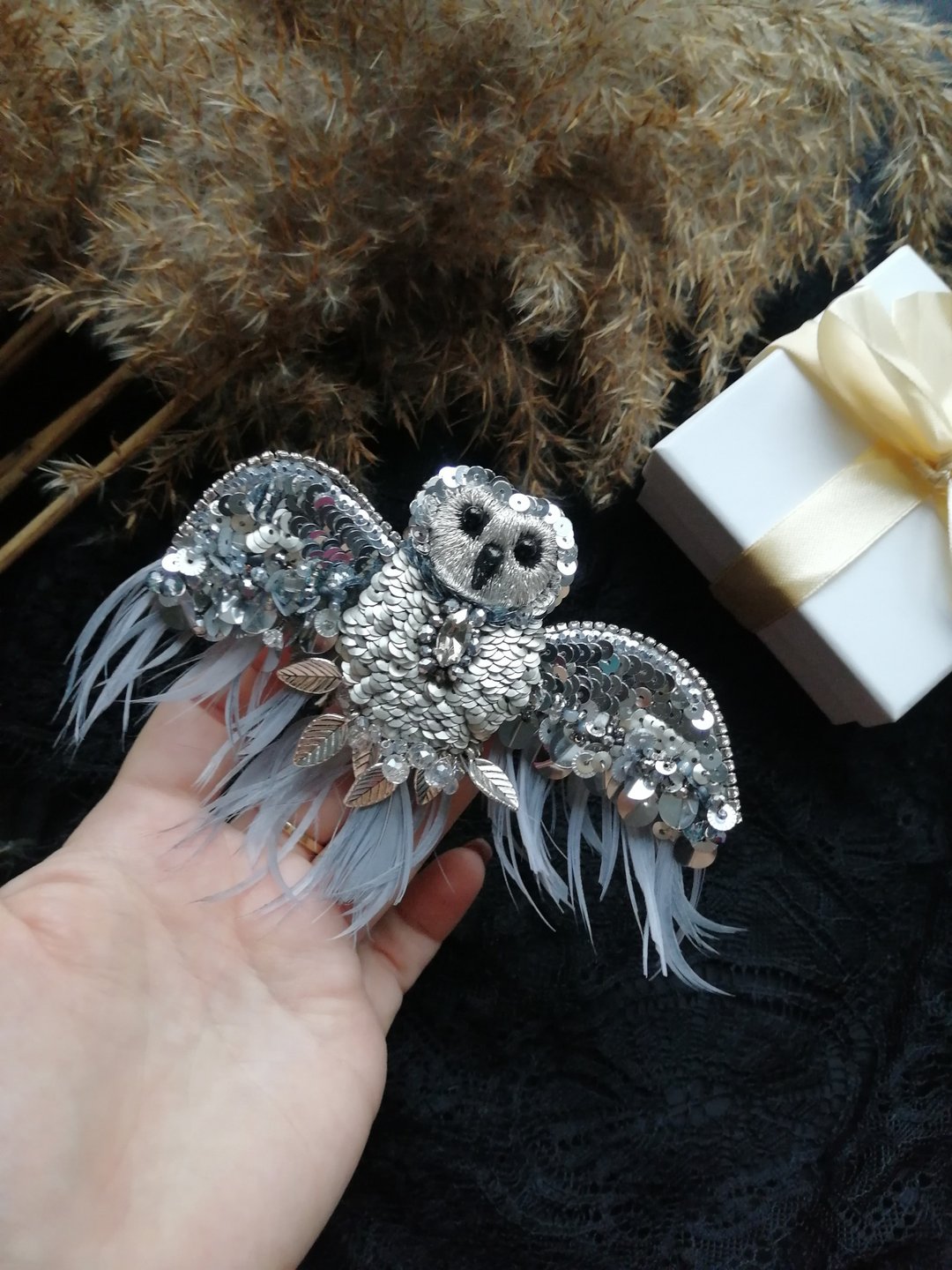 Owl brooch, Handmade beaded jewelry,wise bird as a gift to mom,personalized gift - 胸针 - 水晶 银色