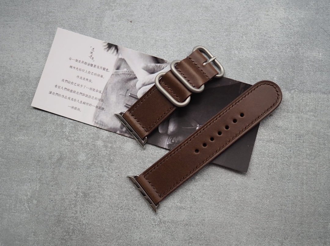 纯手工牛皮焦茶色苹果Applewatch表带 颜色款式可定制化 可刻字 - 表带 - 真皮 咖啡色