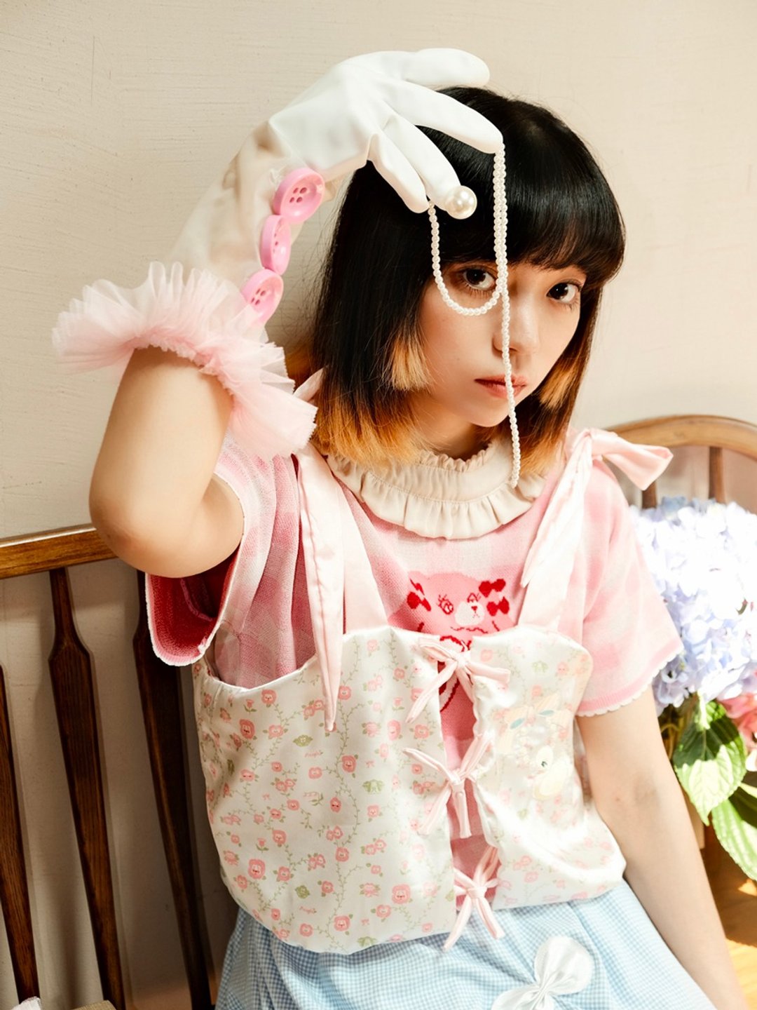 Meugler牛稠岛 复古玩具馆 小鸭子摇铃少女感光泽系带碎花背心 - 女装背心 - 聚酯纤维 粉红色