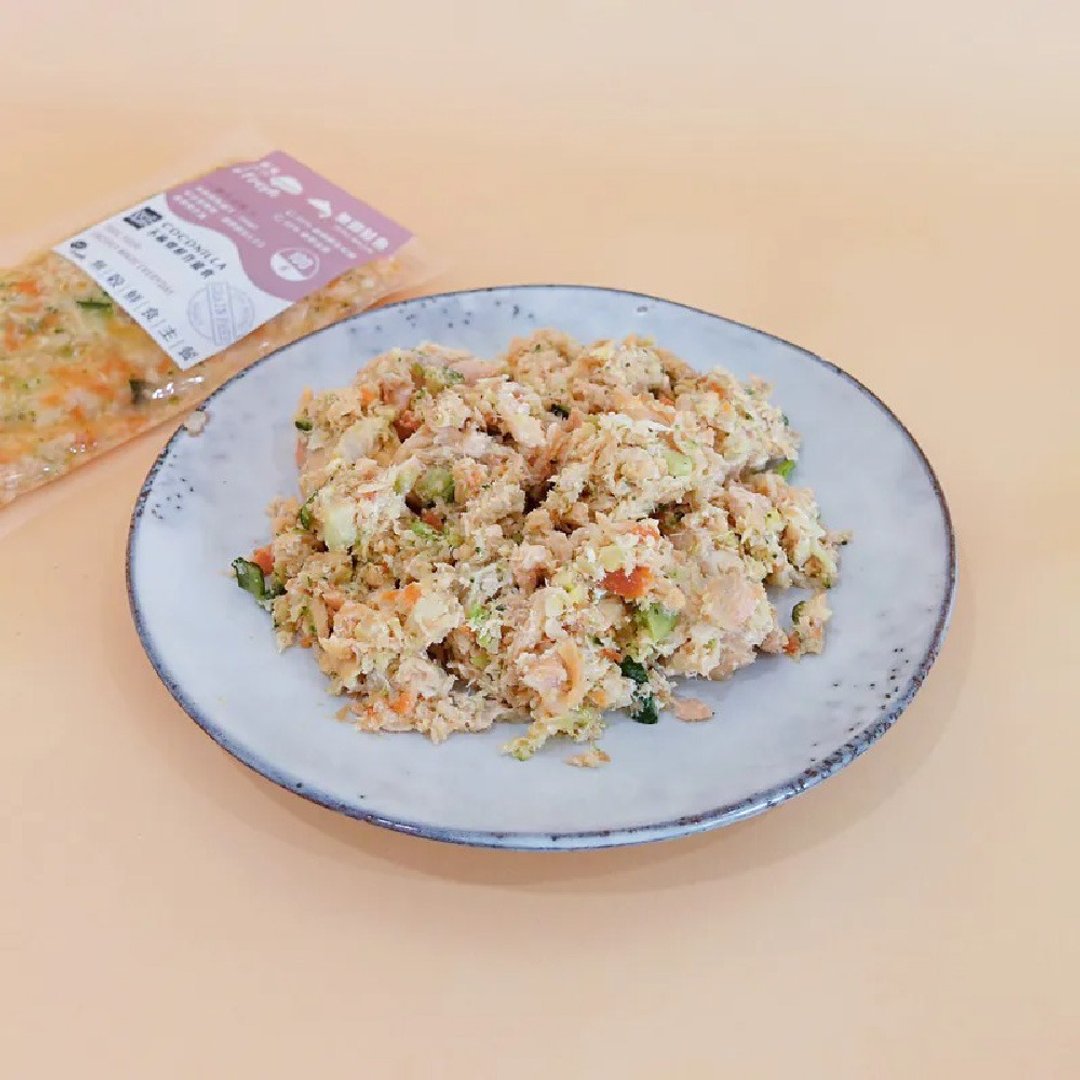 【猫狗主食】宠物无谷鲜食包－野生鲑鱼(150g) COCONILLA口口迷 - 猫罐头/鲜食 - 新鲜食材 粉红色