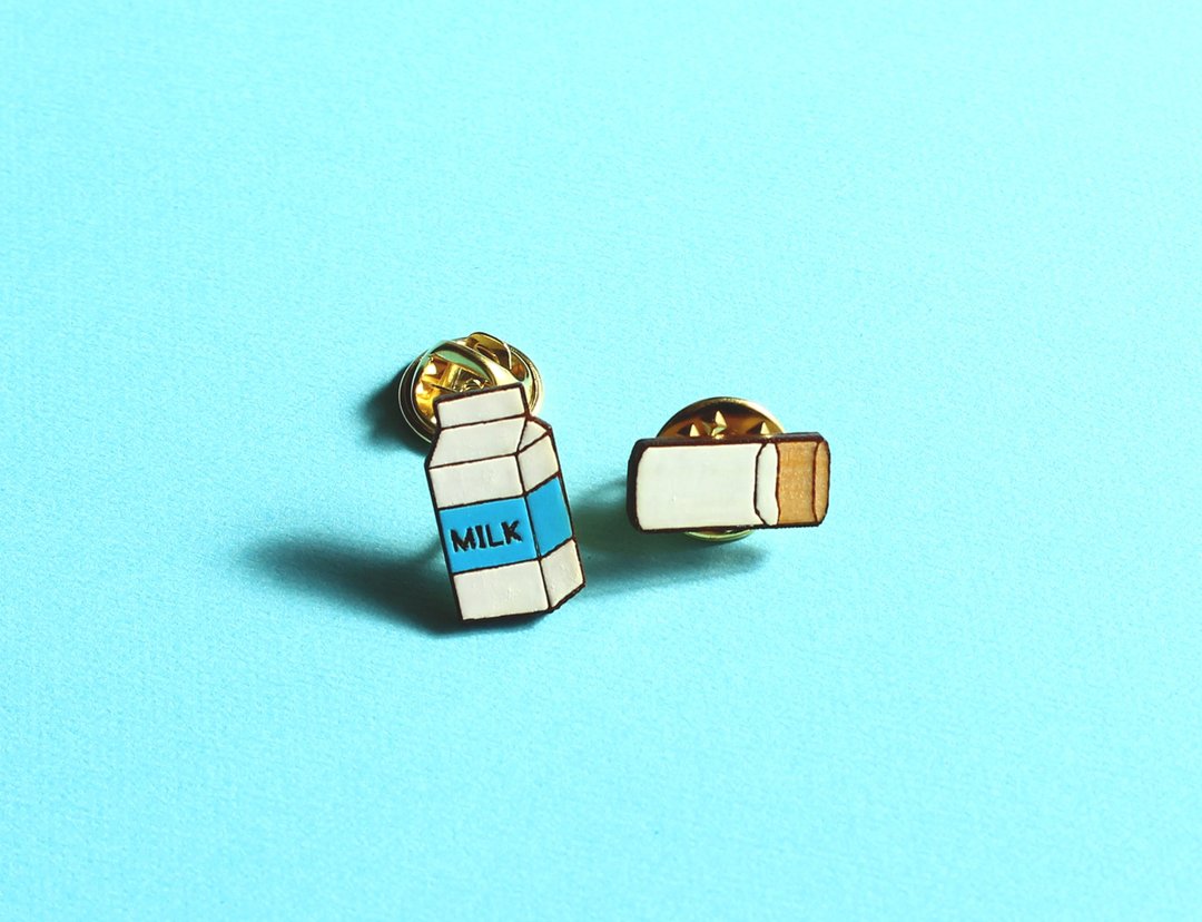 Wooden mini pins (Milk) - 胸针 - 木头 白色