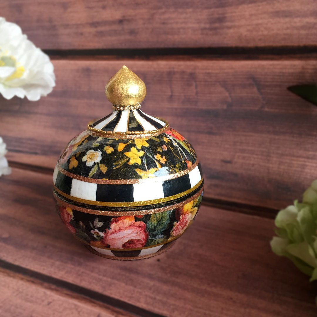 Checkered Casket,Black & White box,Jewelry box,Black-Gold Box,Whimsical Painting - 收纳用品 - 木头 多色