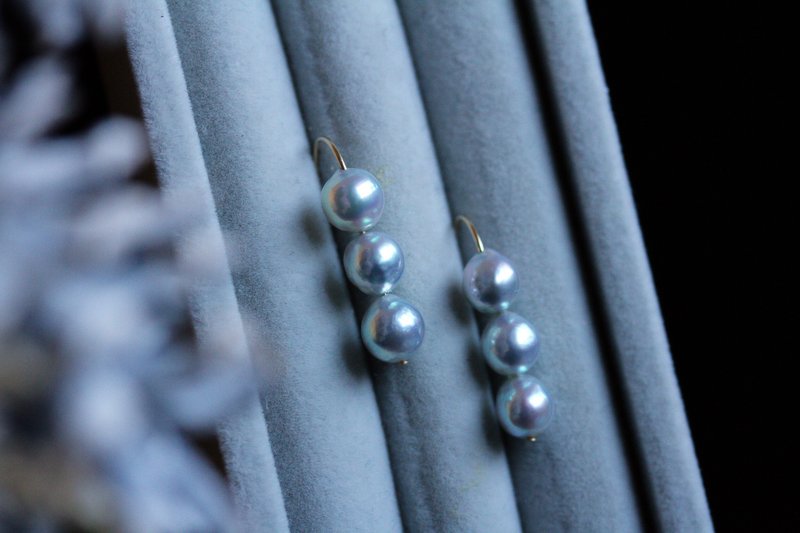 日本产 无调色天然灰 阿古屋巴洛克珍珠 三连勾式耳环 - 耳环/耳夹 - 珍珠 银色