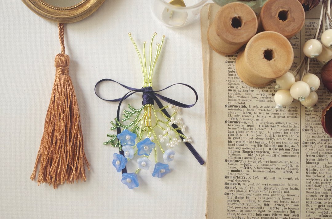 Nemophila Swag Brooch - 胸针 - 玻璃 蓝色